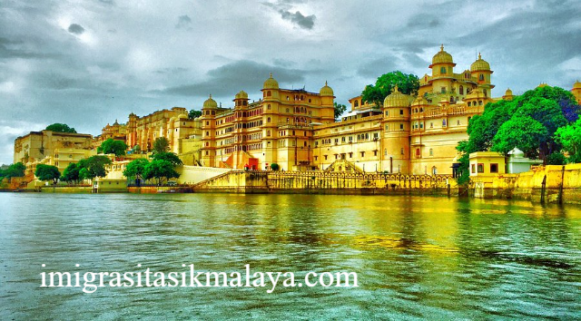 Keindahan Danau Pichola India